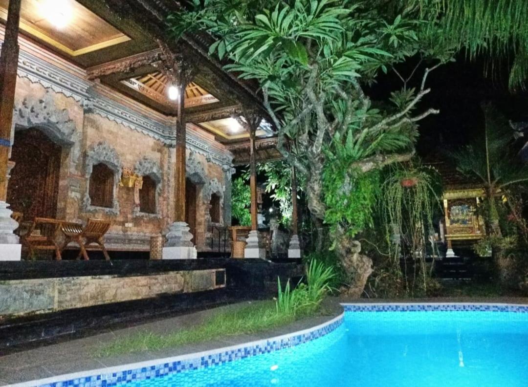 Green Palace Homestay Batununggul Exteriör bild