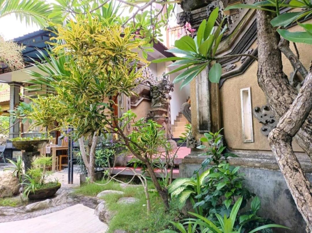 Green Palace Homestay Batununggul Exteriör bild