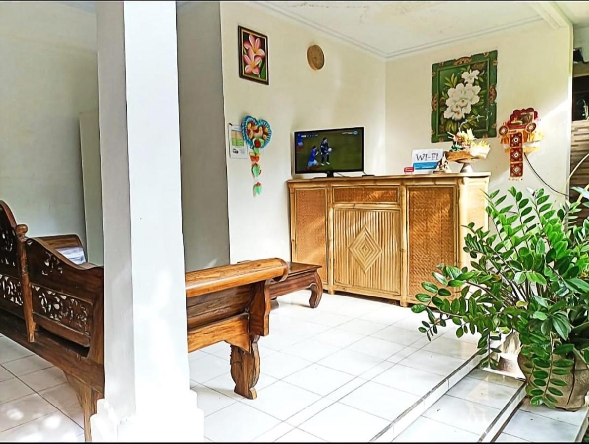 Green Palace Homestay Batununggul Exteriör bild