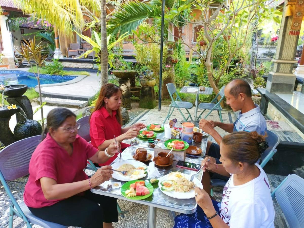 Green Palace Homestay Batununggul Exteriör bild