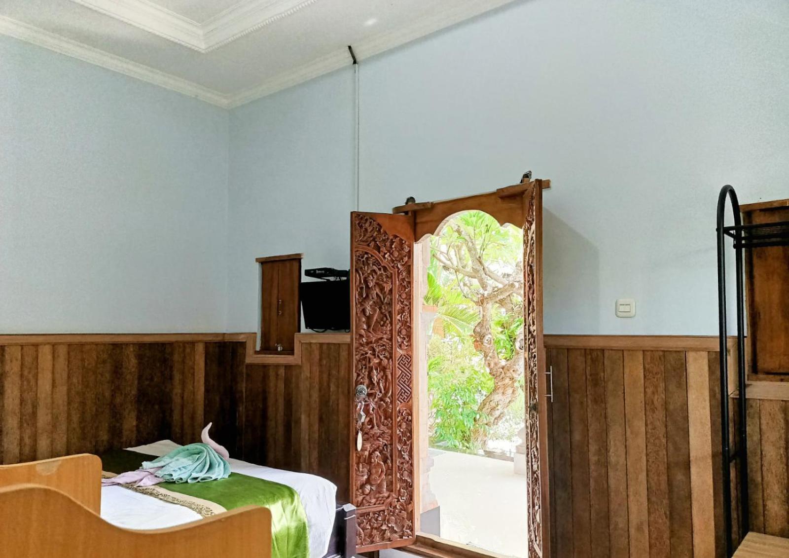 Green Palace Homestay Batununggul Exteriör bild