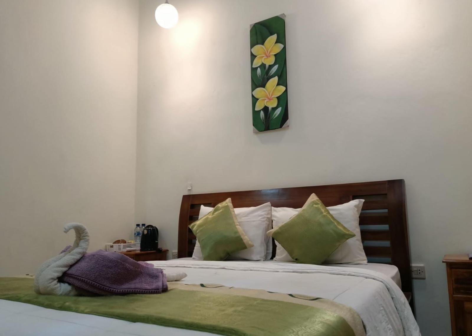 Green Palace Homestay Batununggul Exteriör bild